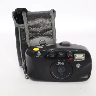 Analog kompaktkamera (Riva Zoom Pico) från Minolta
