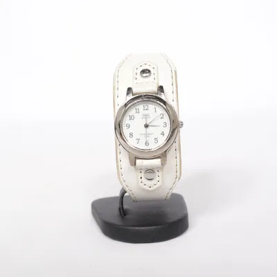 Wristwatch (White) from Q&Q