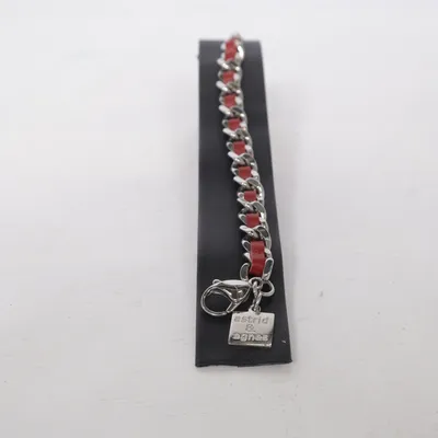 Armband (Röd, Silverfärgad) från Astrid & Agnes Okänd metall