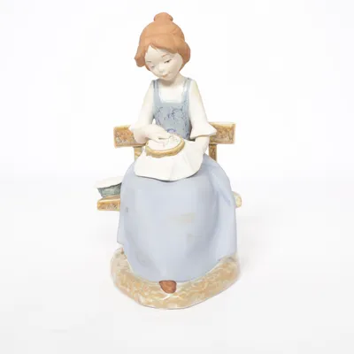 Figurin (Blå, Vit, Brun) från Goebel