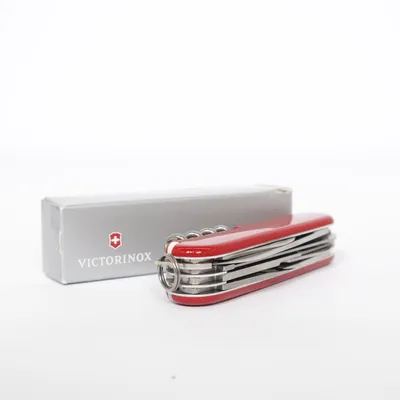 Pocket knife (1.3713 Huntsman) from Victorinox