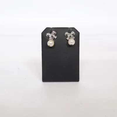 Örhängen (Silverfärgad) Okänd metall