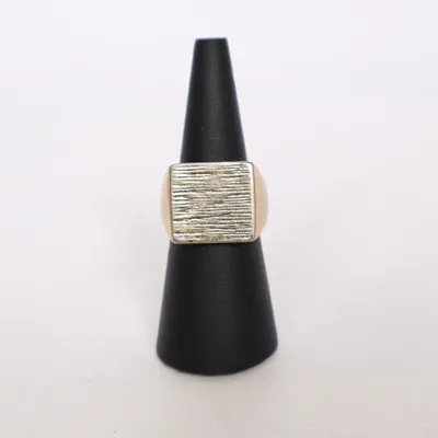 Zegelring (Geel) Onbekend materiaal