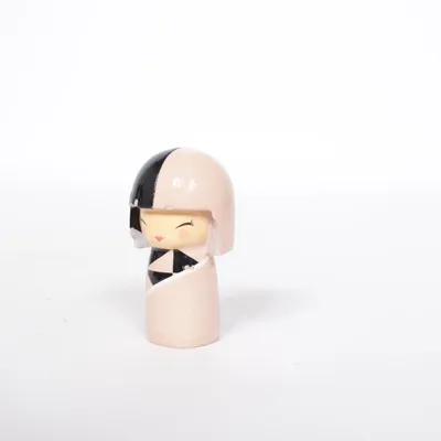 Kokeshi (Pink, Sort) fra Skincity