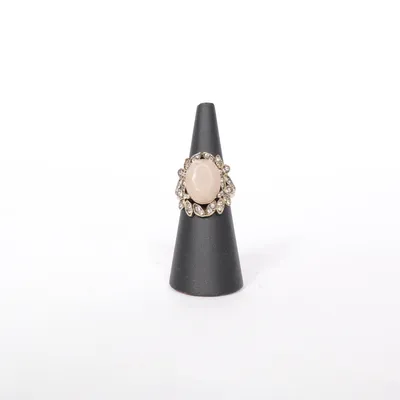 Ring (Brun, Guldfärgad) Okänd metall