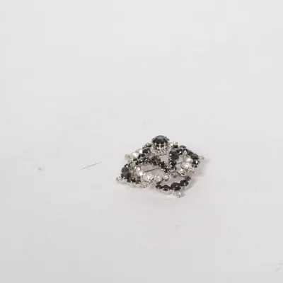 Brooch (Black, Silver) Unknown metal