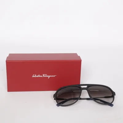 Lunettes de soleil (Noir) de Salvatore Ferragamo