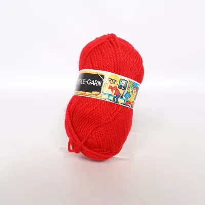 Garn (Röd) från Åhléns