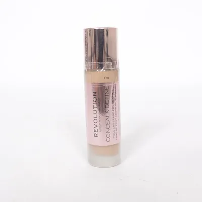 Foundation (Conceal & Define Full Coverage Foundation) van Makeup Revolution London