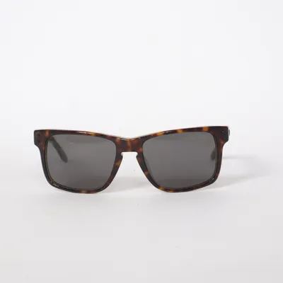 Sunglasses (OO2048-01) from Oakley