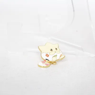 Pin (Gul, Hvid, Rød) fra Pokémon Ukendt metal