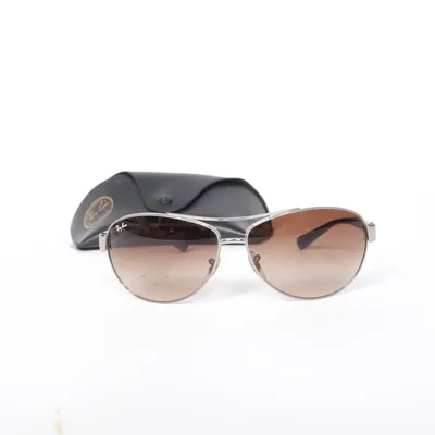 Solglasögon (RB3386) från Ray-Ban