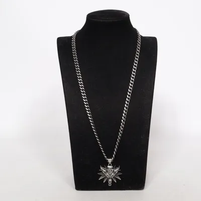 Halsband (Silverfärgad) Okänd metall