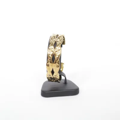 Armring (Guldfärgad) Okänd metall