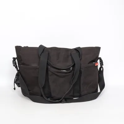 Weekendbag (Svart) från Skip Hop
