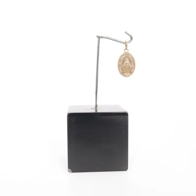 Pendentif (Or) Métal inconnu