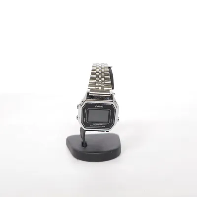 Armbandsur (LA680W) från Casio