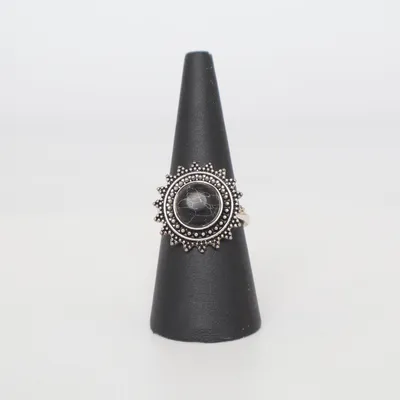 Ring (Silverfärgad, Svart) Okänd metall