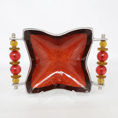 Serveringsfat (Röd, Svart, Silverfärgad) från Vicko