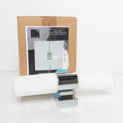 Vägglampa (Vit, Silverfärgad) från Cool Line