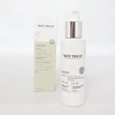 Ansiktsrengöring (Balancing Sake Cleansing Oil) från Skin Treat