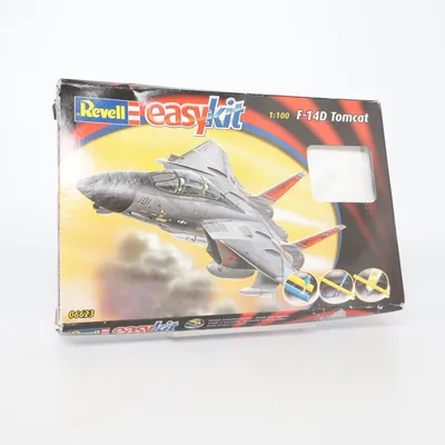 Leksaksflygplan (F-14D Tomcat) från Revell