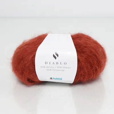 Garn (Röd) från Hobbii Mohair