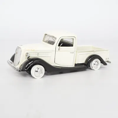 Modelbil (1937 Ford Pickup) fra Siku