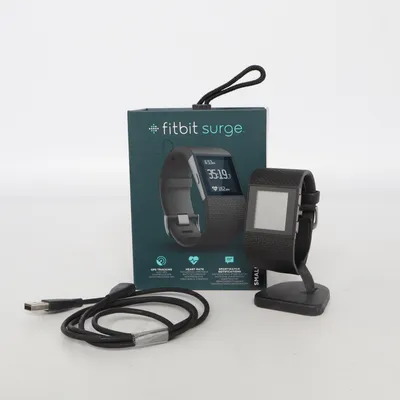 Aktivitetsarmband (Fitbit Surge) från FitBit