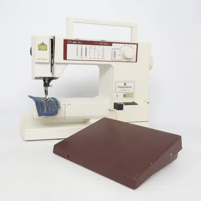 Symaskin (Beige) från Husqvarna