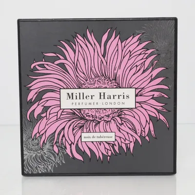Eau de Parfum (NOIX DE TUBEREUSE parfym (EDP) och Body Lotion i presentkartong ) från Miller Harris