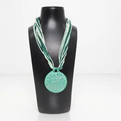 Halsband (Grön, Flerfärgad) Okänd metall