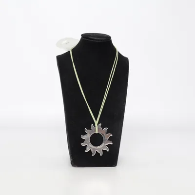 Collier (Vert, Argent) Métal inconnu