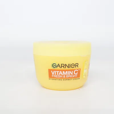 Ansigtscreme (Vitamin C Fresh & Bright Hydrating Sorbet Cream) fra Garnier