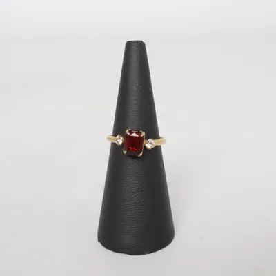 Ring (Gold, Red) Unknown metal