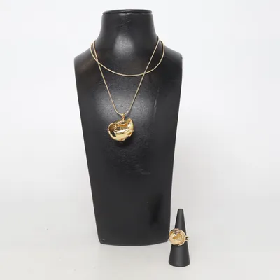 Parure de bijoux (Or) de Ioaku Métal inconnu