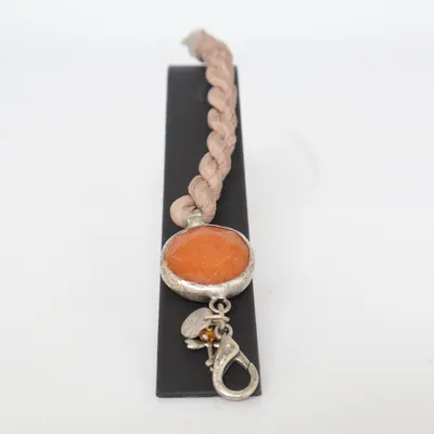 Armband (Beige, Orange, Silverfärgad) från Lite Kalabalik Okänd metall