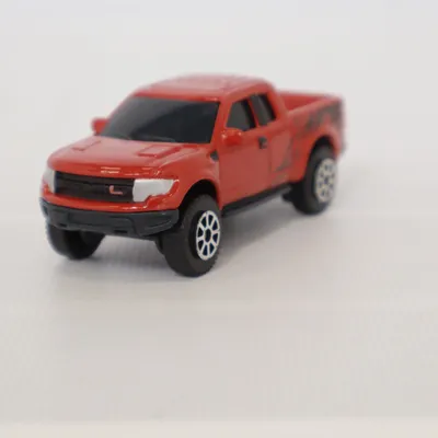 Leksaksbil (F-150 Svt Raptor) från Maisto