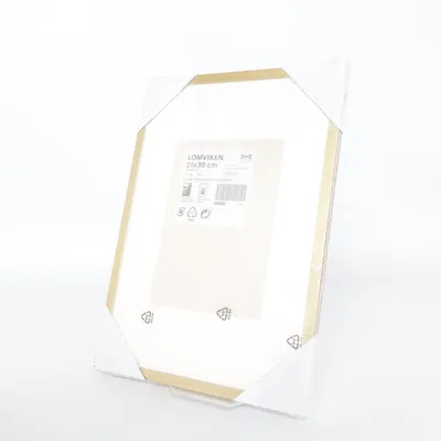 Ram (Guldfärgad) från IKEA