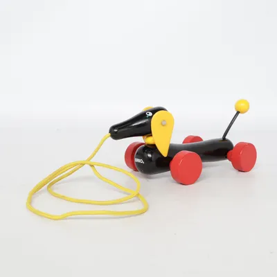 Dragleksak (Svart, Röd, Gul) från Brio