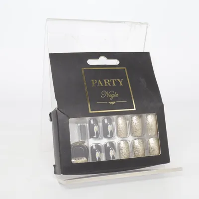 Press on nails (Black, Gold) from Party