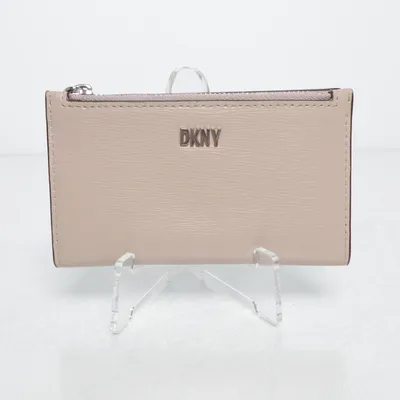 Plånbok (Beige) från DKNY Skinnimitation