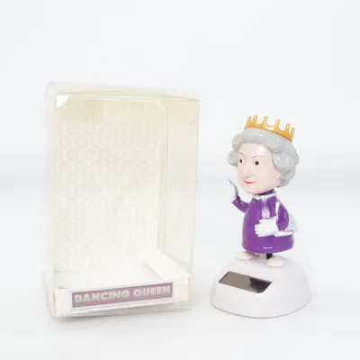 Sculpture (Dancing Queen) from Puckator