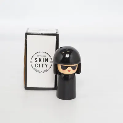 Kokeshi (Kokeshi) van Skincity