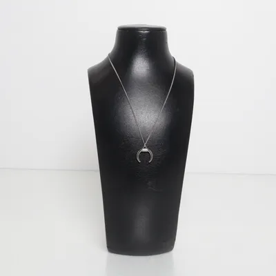 Halsband (Silverfärgad) Okänd metall