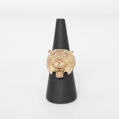 Ring (Guldfärgad) Okänd metall