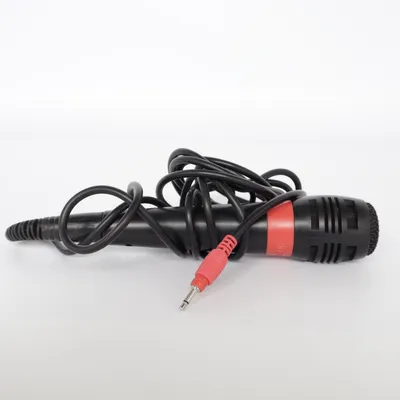 Mikrofon (Svart, Röd) från Singstar