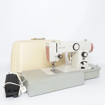 Sewing machine (Beige) from Zenith