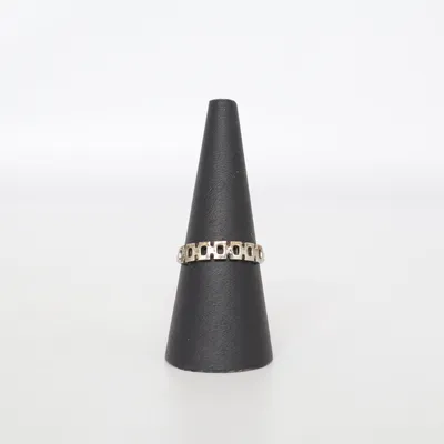 Ring (Silverfärgad) Okänd metall