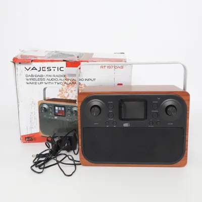 Radio (RT 197 DAB) from Majestic